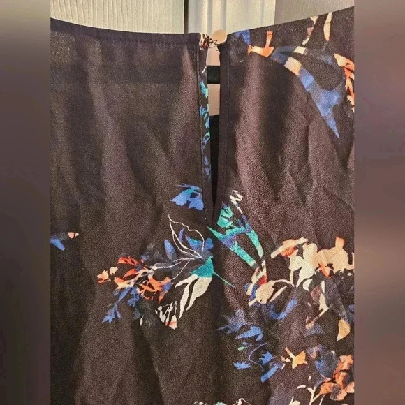 EVRI Floral Print Knotted Sleeve Shift Dress Plus (2X) - Picture 8 of 10